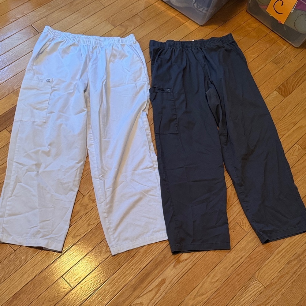 Bundle White and Heather Gray Scrub Pants